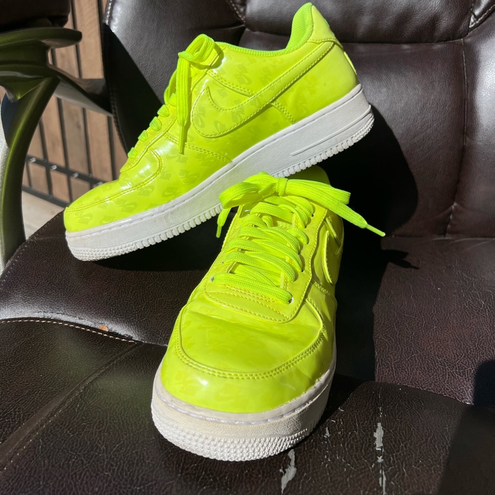Nike Air Force 1 Neon Yellow